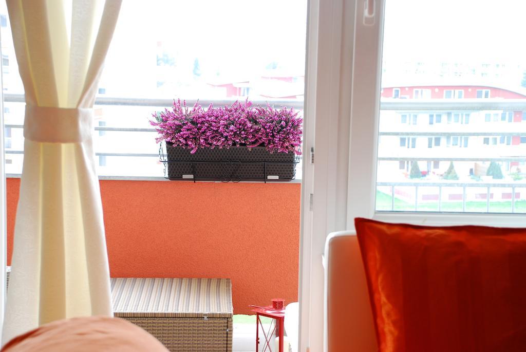 A Nice Place To Stay Apartments Прага Екстер'єр фото