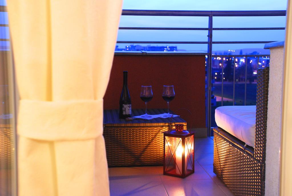 A Nice Place To Stay Apartments Прага Номер фото